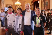 El espíritu de la Revolución Mexicana une a miles de familias en desfile cívico-deportivo: Bedolla