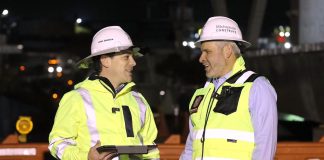 Supervisa Bedolla colocación de trabe en distribuidor vial de salida a Pátzcuaro