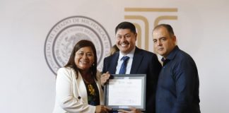 Reconoce Belinda Iturbide a médicos que tratan la espina bífida en Michoacán