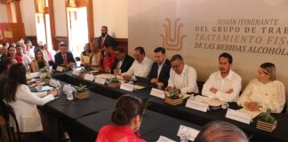 Respalda Diana Espinoza al sector mezcalero