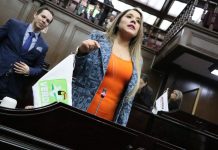 Llama Xóchitl Ruiz a dignificar condiciones laborales y garantizar respaldo a familias de policías caídos