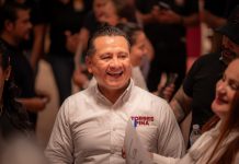 Carlos Torres Piña, resulta el mejor evaluado en encuesta de El Universal