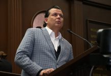Celebra Memo Valencia reforma que reconoce como delito el desplazamiento forzado