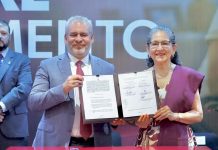 Firman Bedolla y notarios convenio para iniciar el Mes del Testamento con costo preferencial