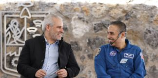 Bedolla y el astronauta José Hernández motivan a estudiantes michoacanos a soñar en grande