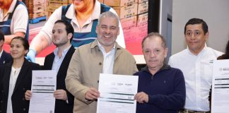 Aguacate michoacano, en el mapa mundial de la competitividad; entrega Bedolla primeros certificados laborales a 125 agroexportadoras