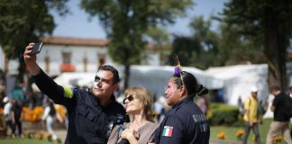 Anuncia Bedolla despliegue de más de 2 mil agentes para la Semana de Noche de Muertos